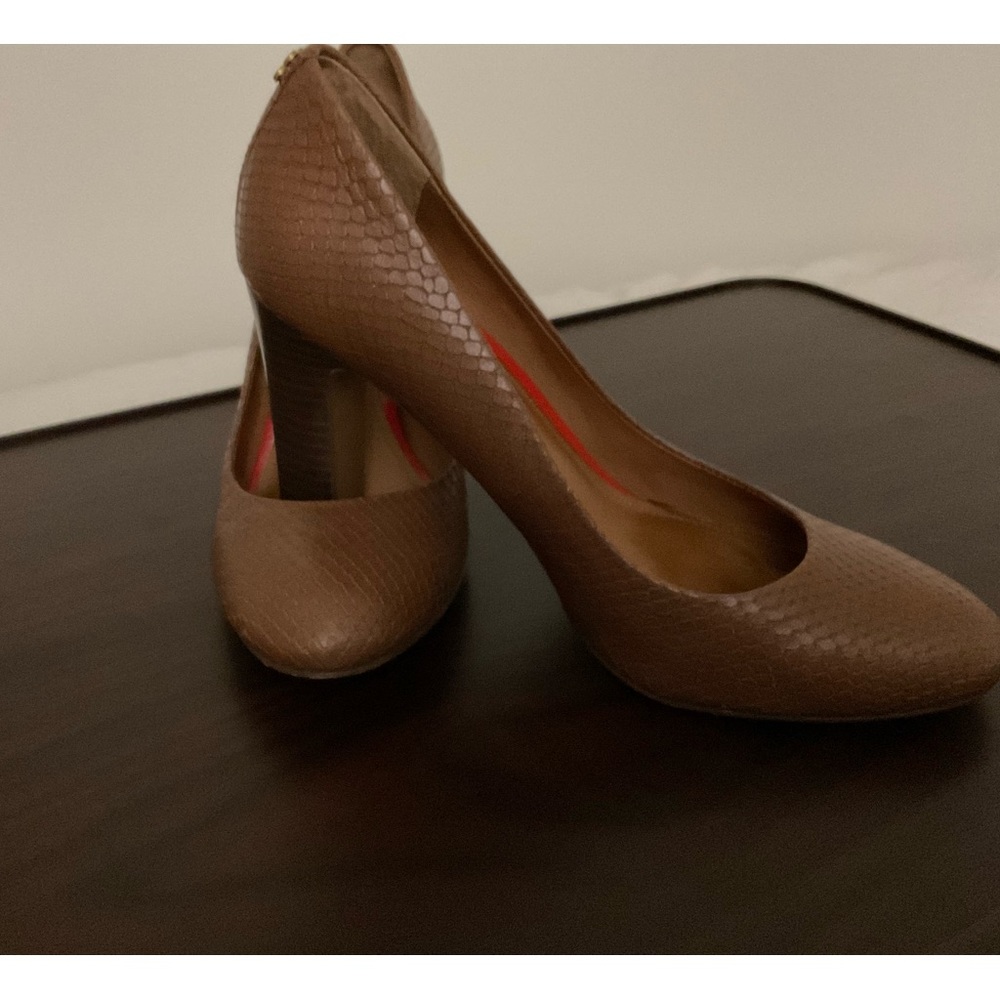 Shoes, Coach Pumps, Tan/Light Brown textured leather